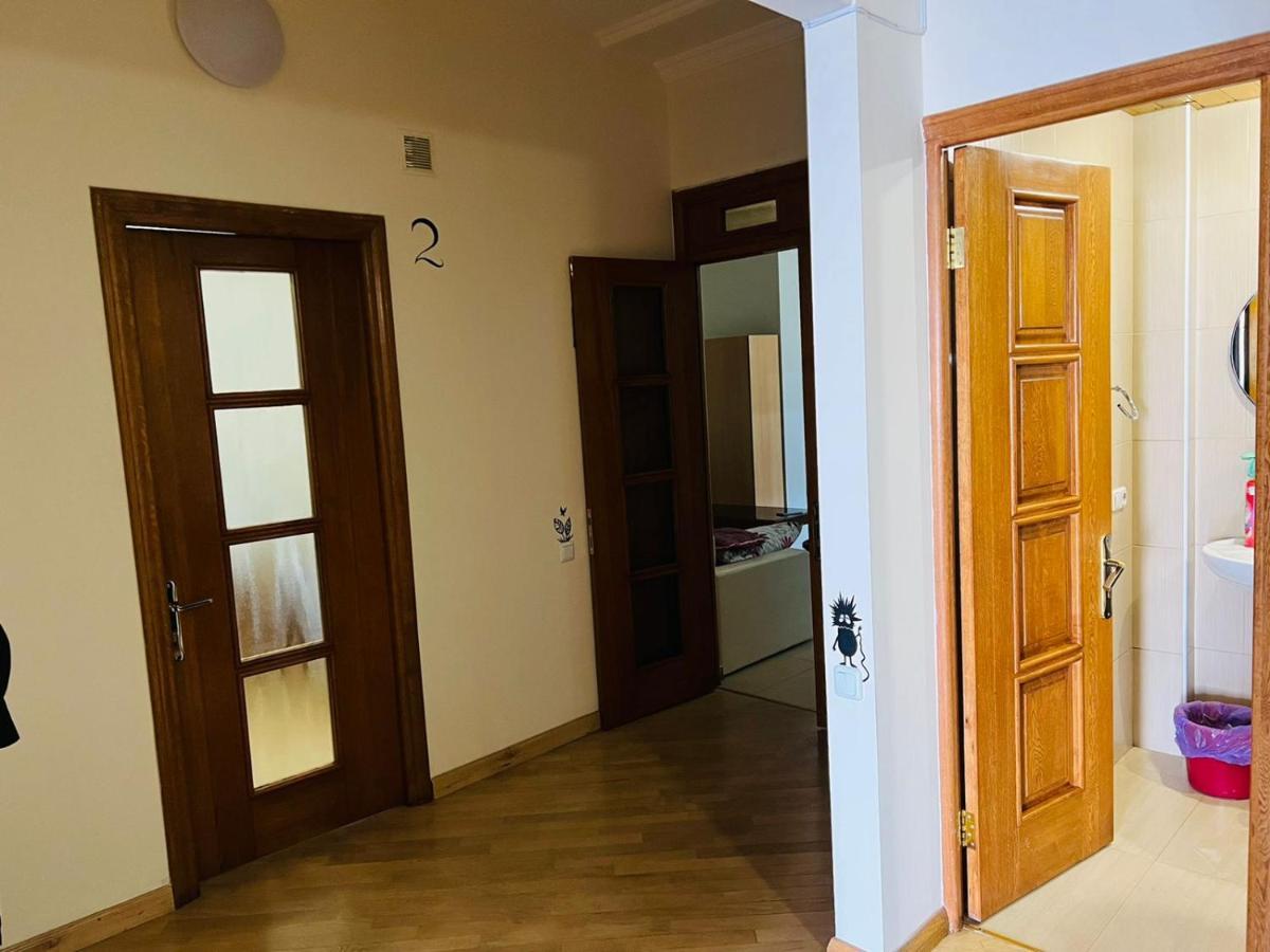 Arevahostel&Apartment Yerevan Bagian luar foto