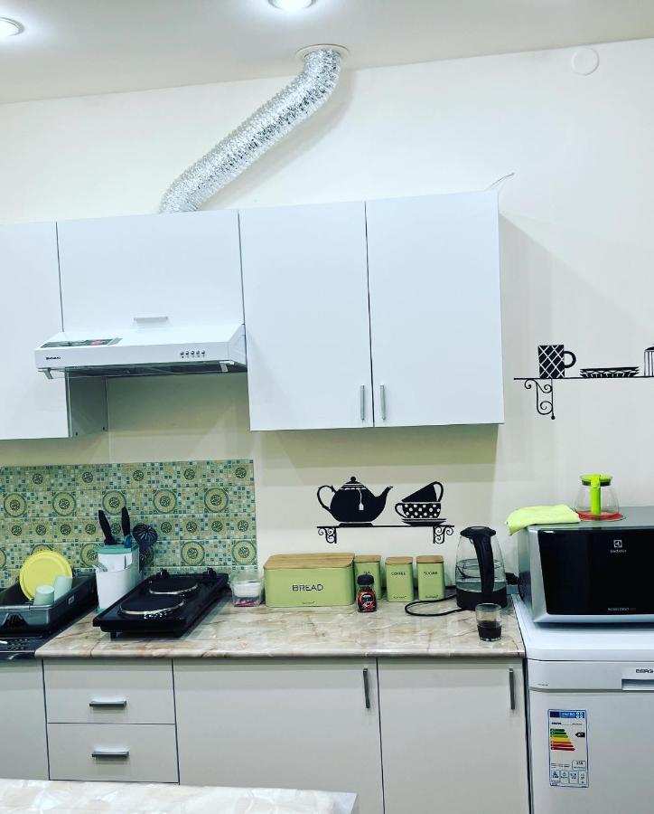 Arevahostel&Apartment Yerevan Bagian luar foto
